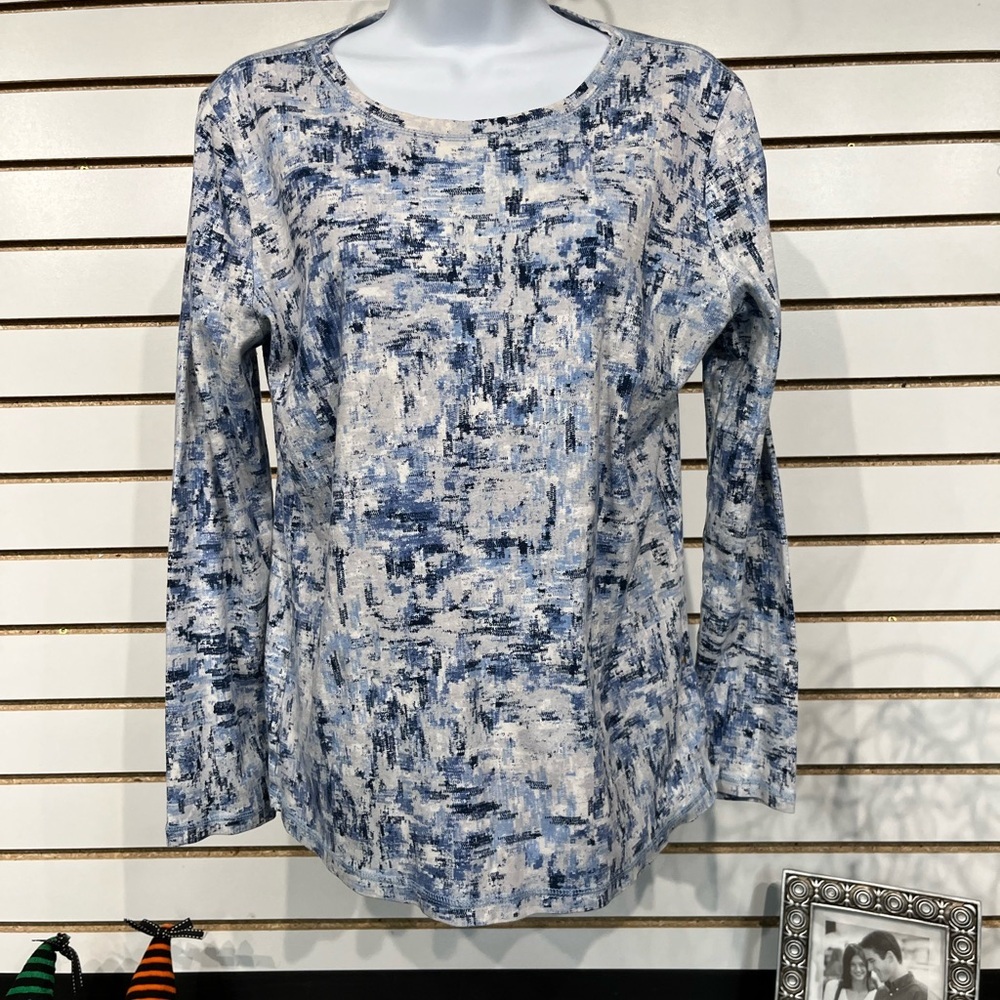 Relativity long sleeved tee size large - Picture 2 of 8
